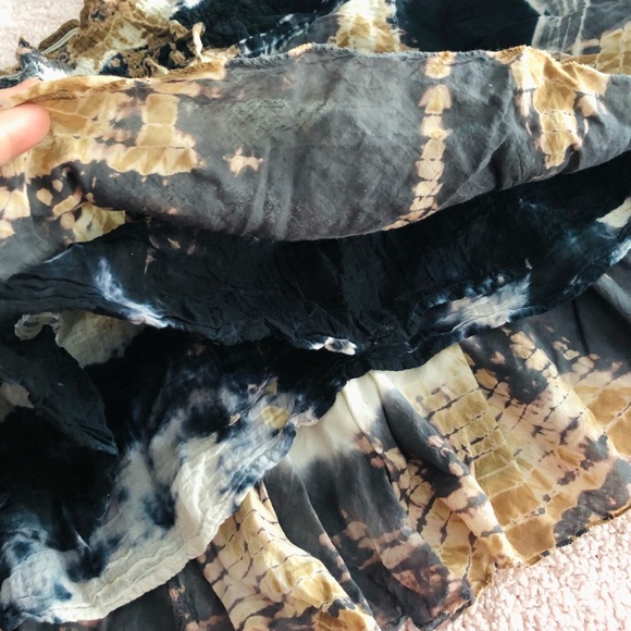 Medium short skirt - Picture 4 of 4